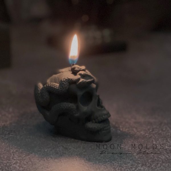 Силіконова форма для свічок “Череп зі зміями”